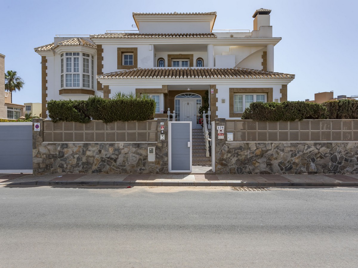 Majestic villa in the heart of Playa Serena