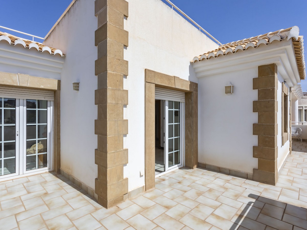 Majestuosa villa en pleno corazón de Playa Serena