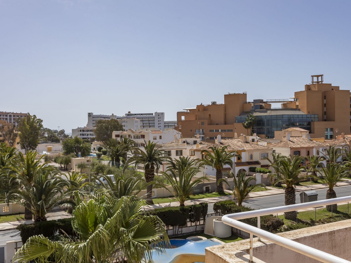 Majestuosa villa en pleno corazón de Playa Serena