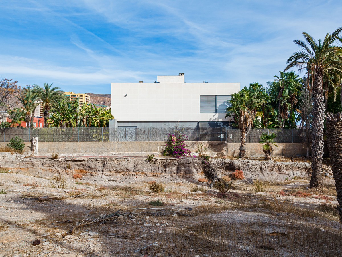 Parcela de 1.803m² en segunda linea de playa, Aguadulce