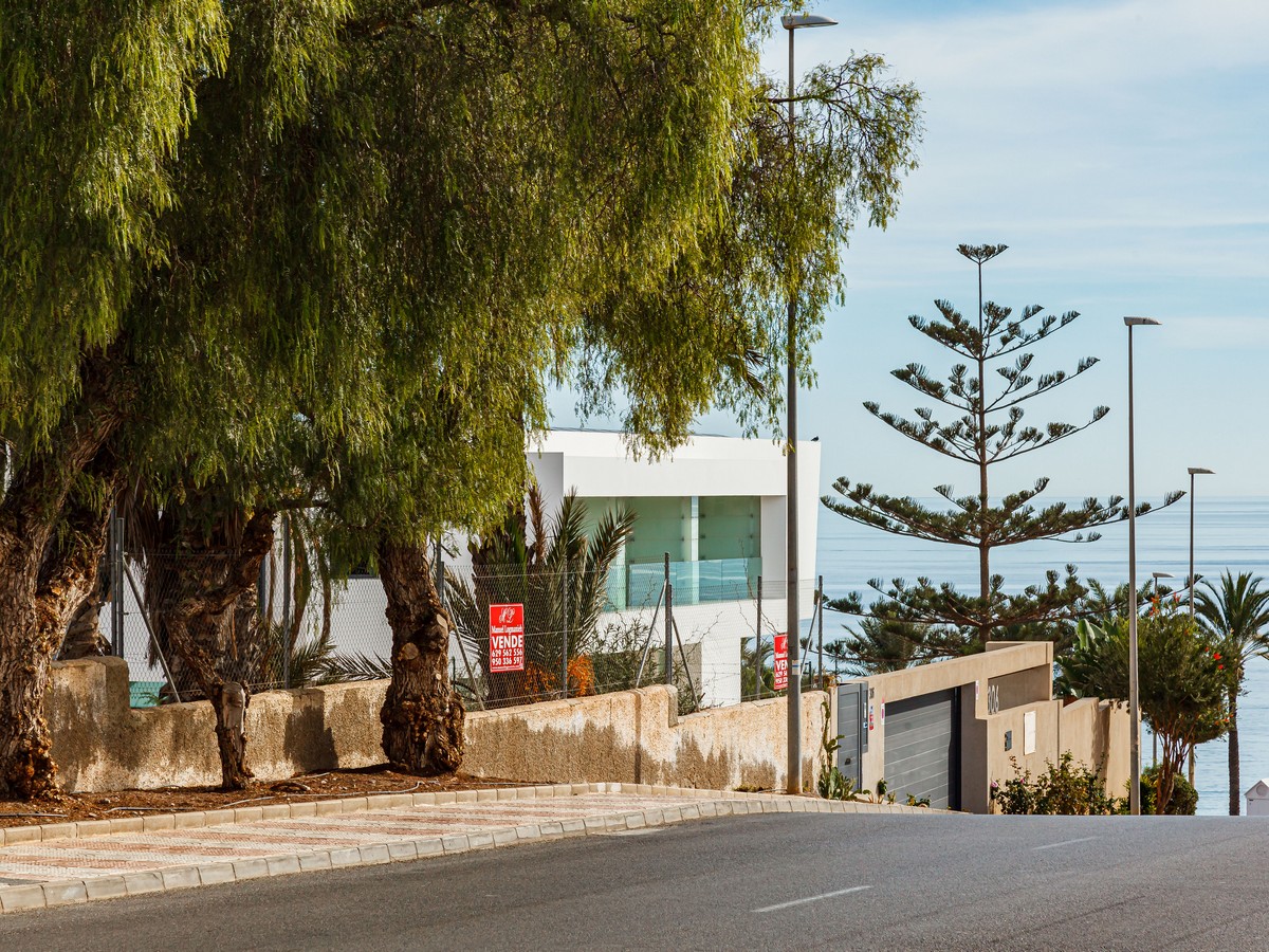 1.803m² großes Grundstück in zweiter Strandlinie, Aguadulce