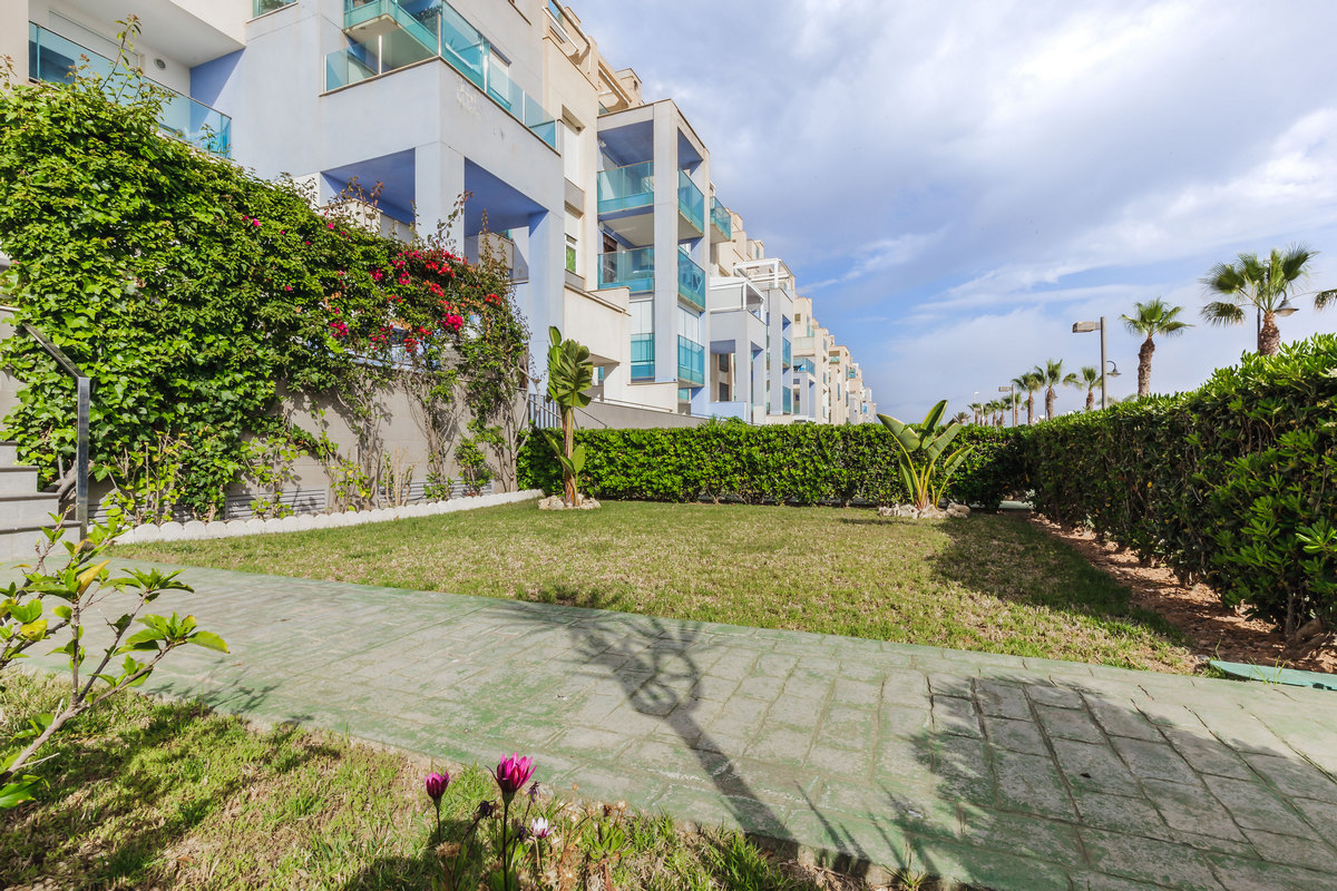 Außergewöhnliche Eigentumswohnung mit Garten in 1. Strandreihe, Wohnanage Marina Serena Golf
