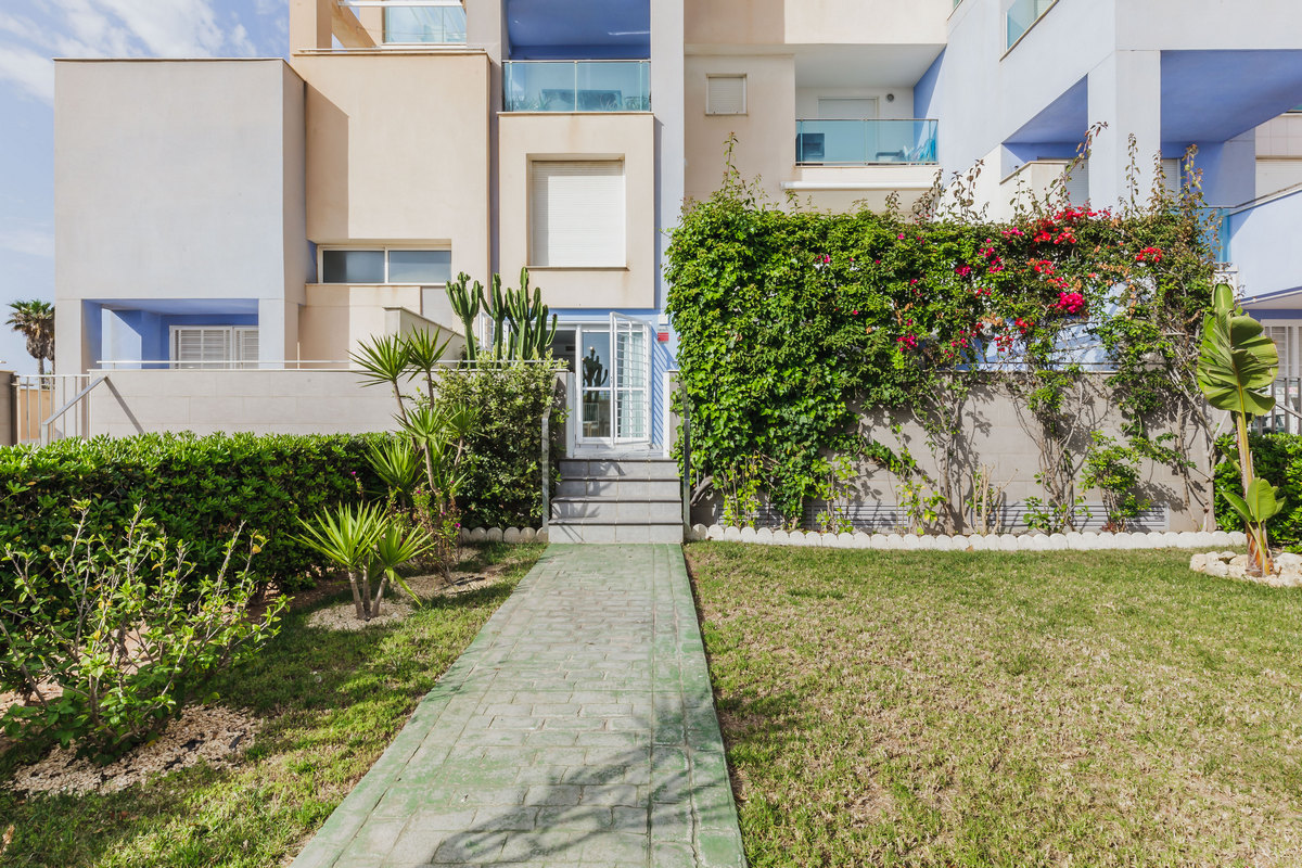 Außergewöhnliche Eigentumswohnung mit Garten in 1. Strandreihe, Wohnanage Marina Serena Golf