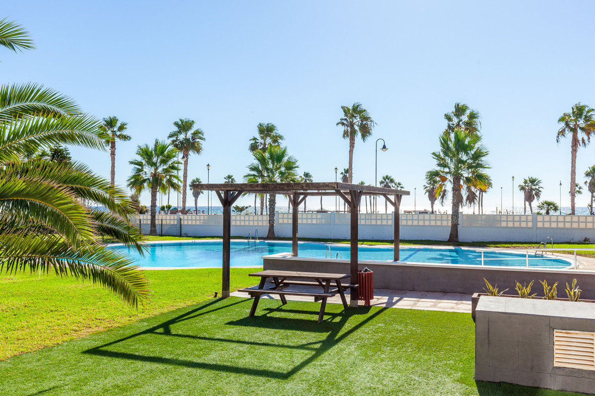 Luxuriöse Eigentumswohnung, 1. Strandreihe, Wohnanlage Mirador de Playa Serena
