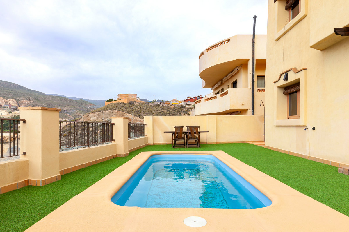 Spacious villa with magnificent views in La Envia Golf