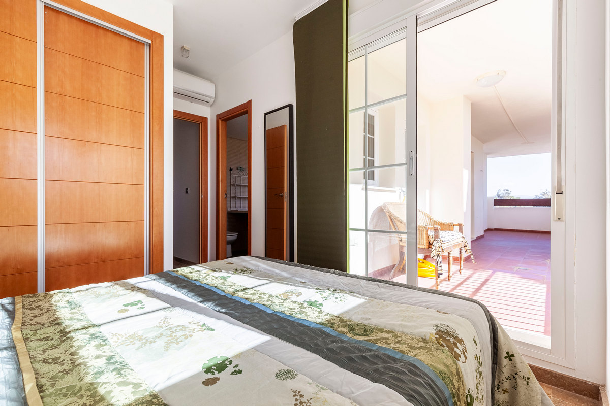 Spacious 3-bedroom flat, Complex Vereda Golf FI