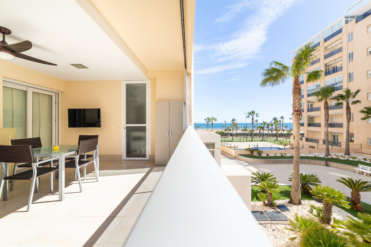 Luxury front line beach apartment, Complejo Mar y Sal, Urb. Las Salinas