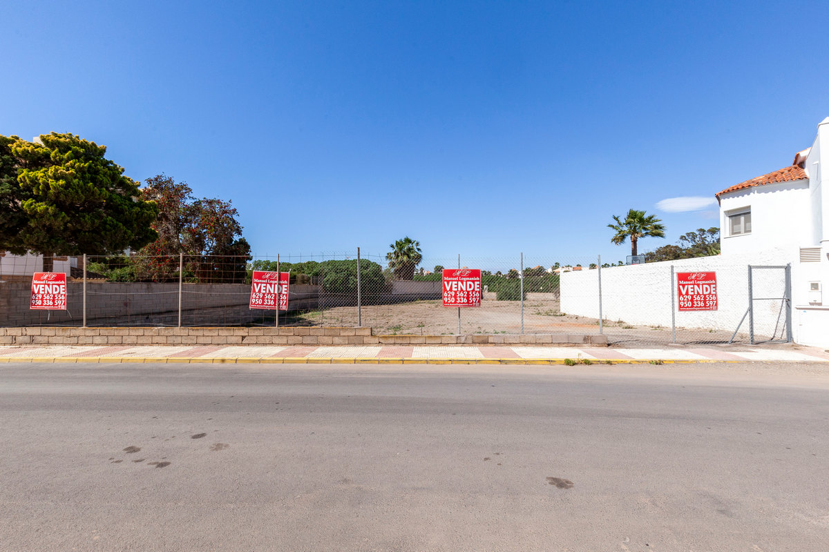 Terreno di 1.200 m² in Calle Iguazú, Playa Serena Urb.