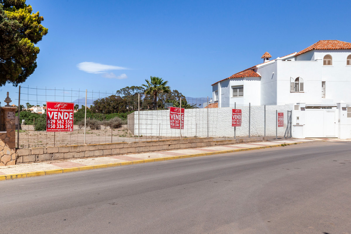 Terreno di 1.200 m² in Calle Iguazú, Playa Serena Urb.