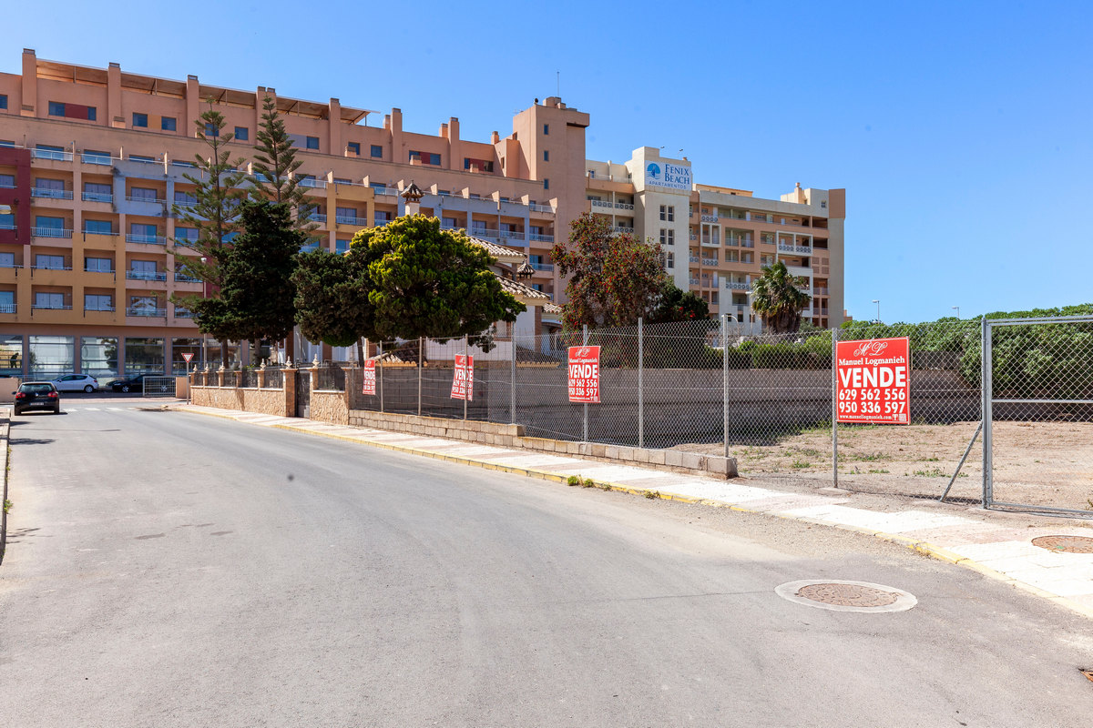 Terreno di 1.200 m² in Calle Iguazú, Playa Serena Urb.