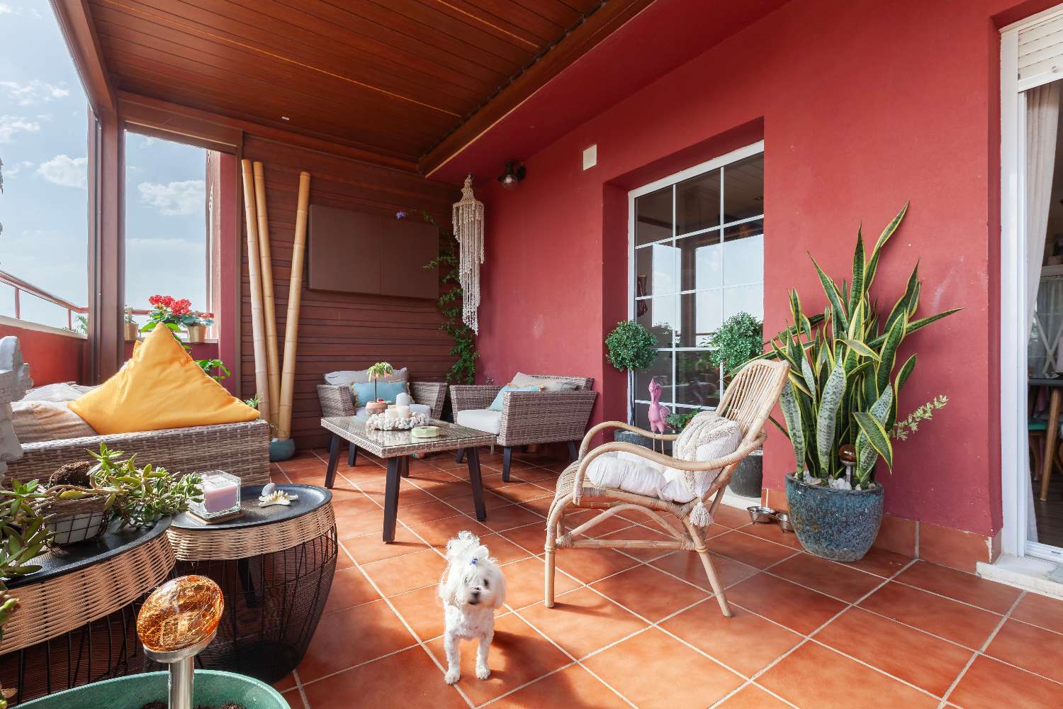 Moderno y amplio piso junto al campo de golf