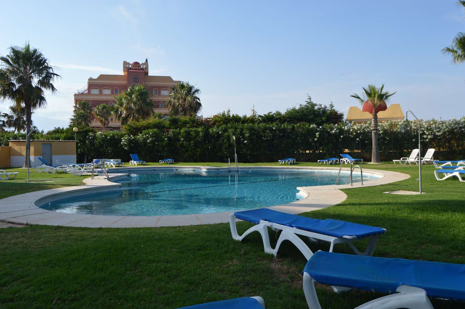 Moderno y amplio piso junto al campo de golf