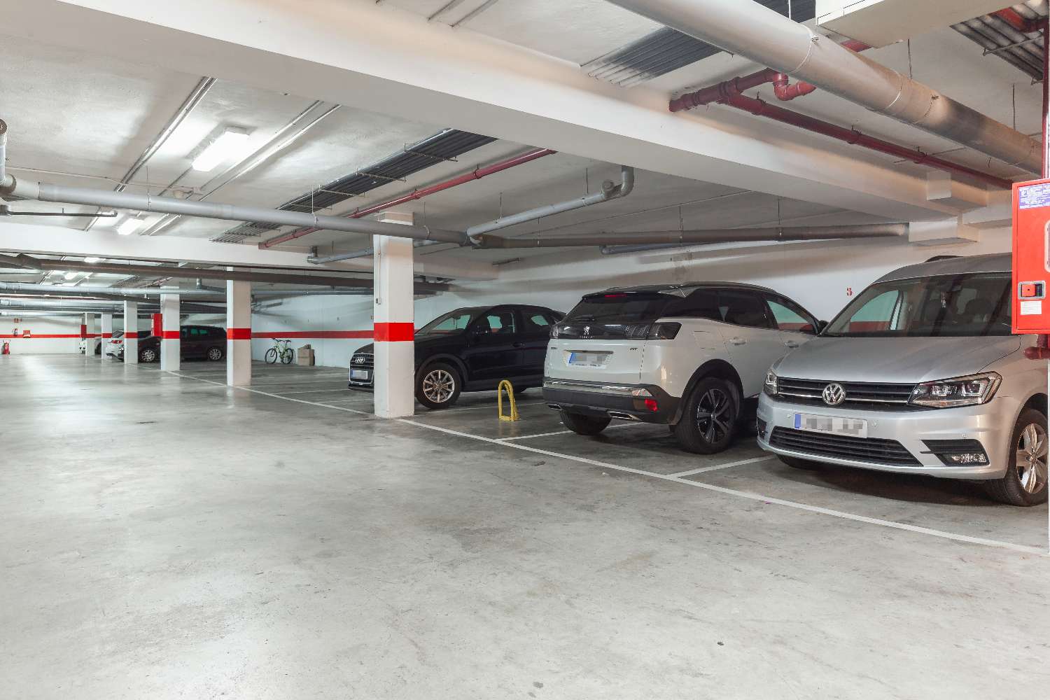 Moderno y amplio piso junto al campo de golf