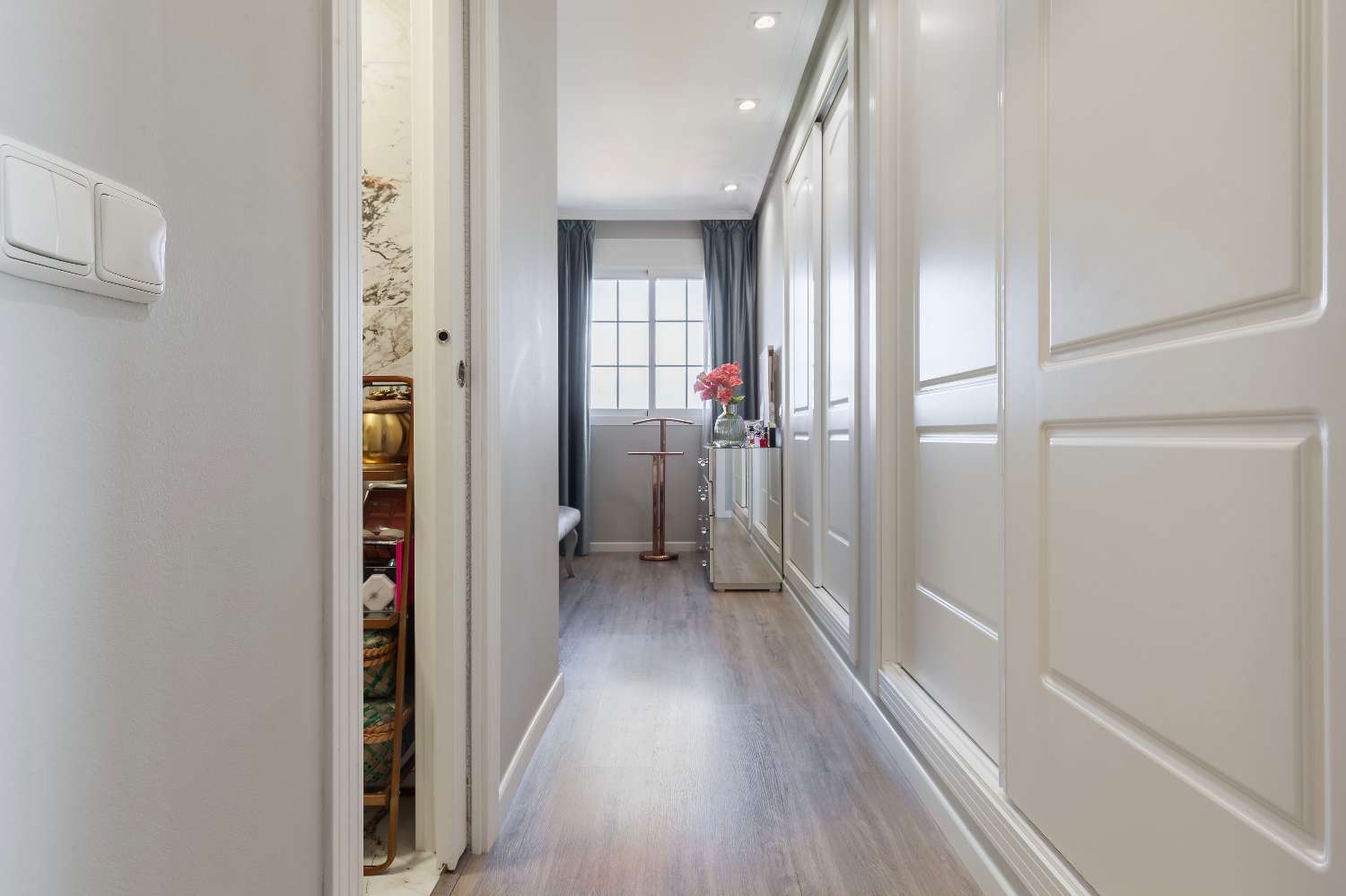 Moderno y amplio piso junto al campo de golf