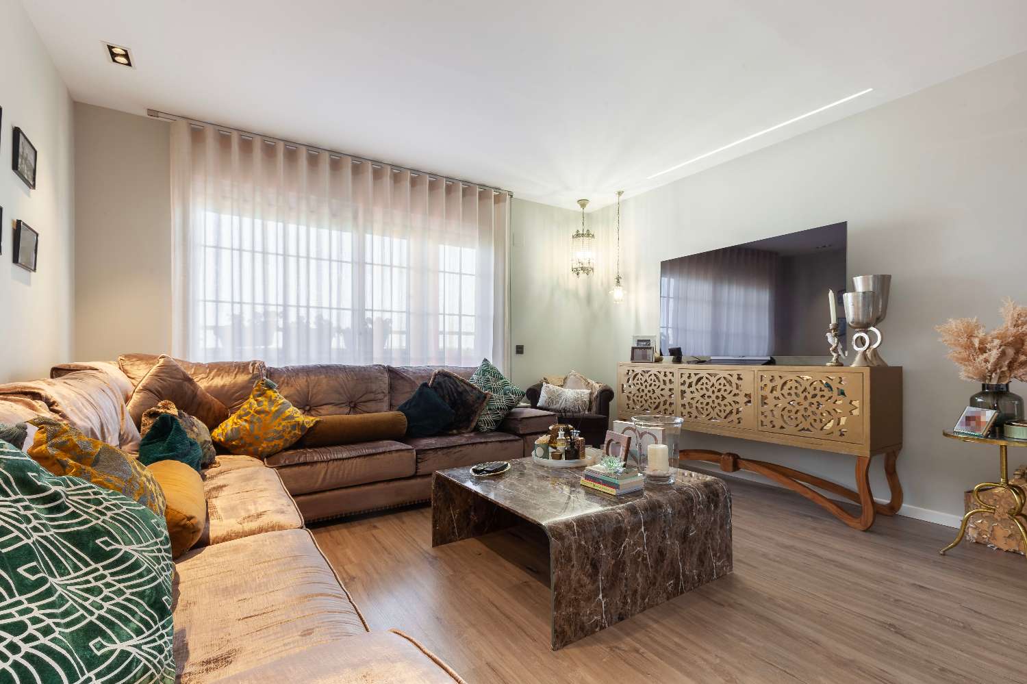 Moderno y amplio piso junto al campo de golf