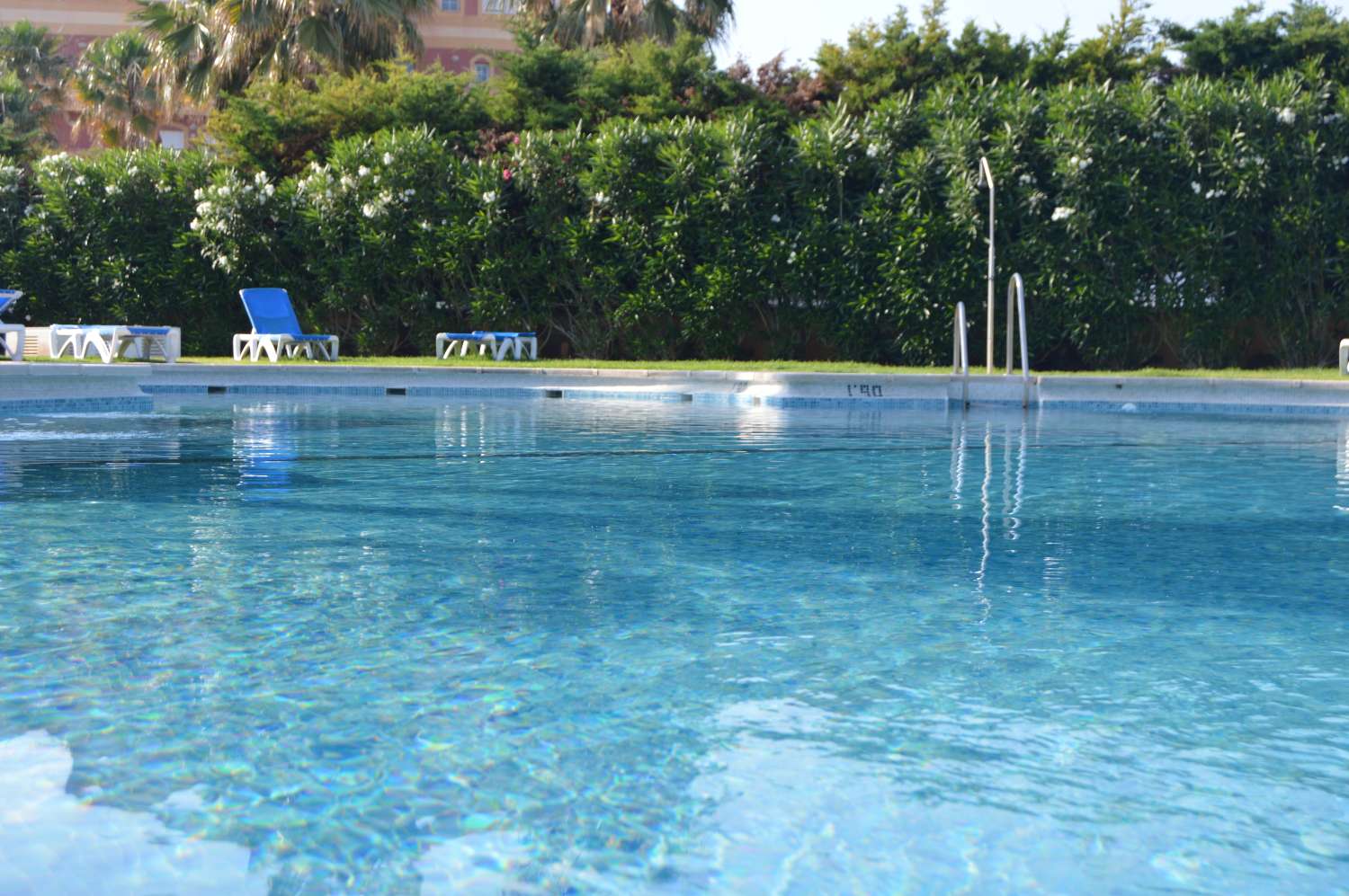 Moderno y amplio piso junto al campo de golf