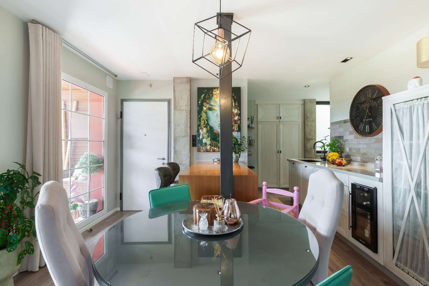 Moderno y amplio piso junto al campo de golf