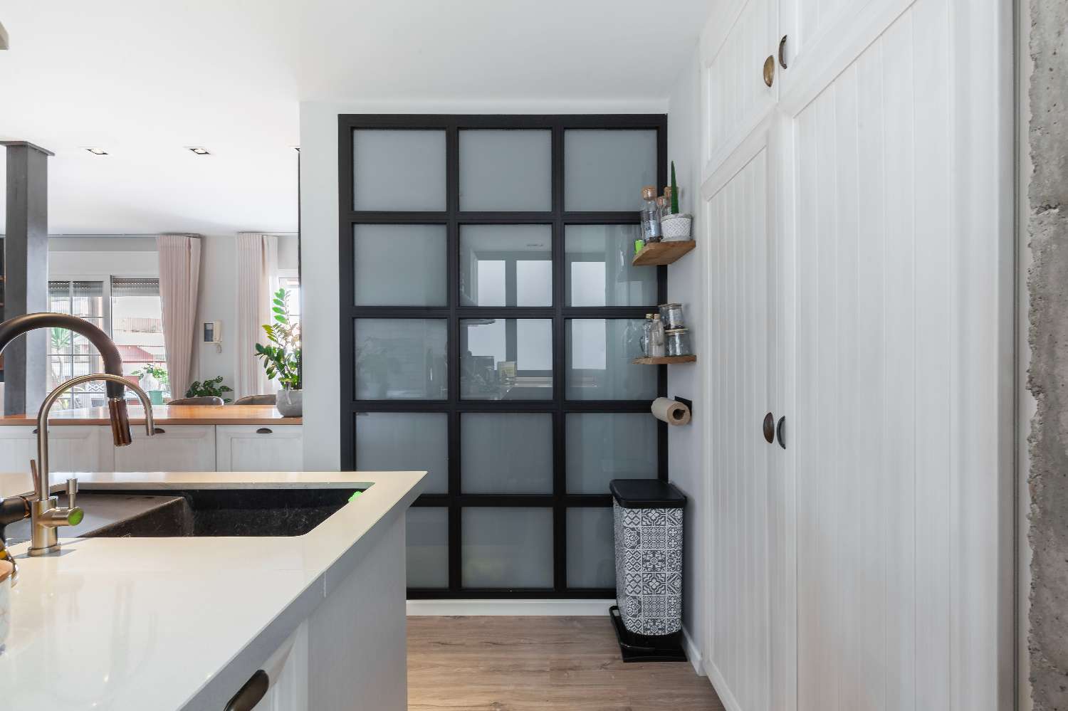 Moderno y amplio piso junto al campo de golf