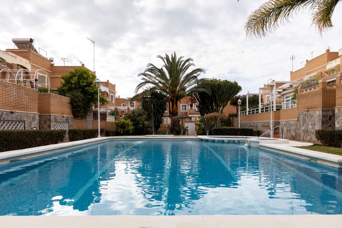 Magnífica Mansión en Villablanca (Almería)