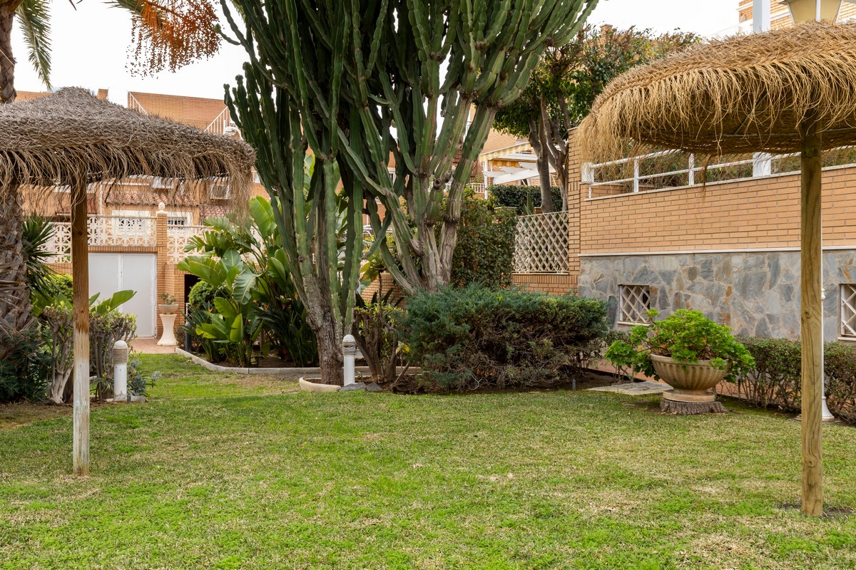 Magnífica Mansión en Villablanca (Almería)