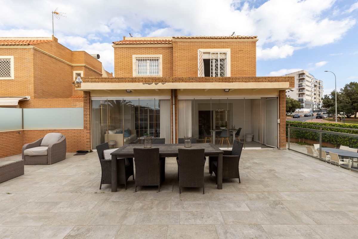 Magnífica Mansión en Villablanca (Almería)
