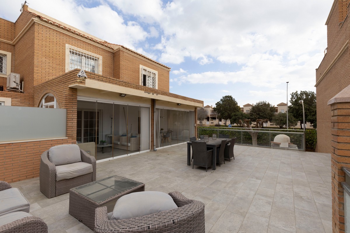 Magnífica Mansión en Villablanca (Almería)