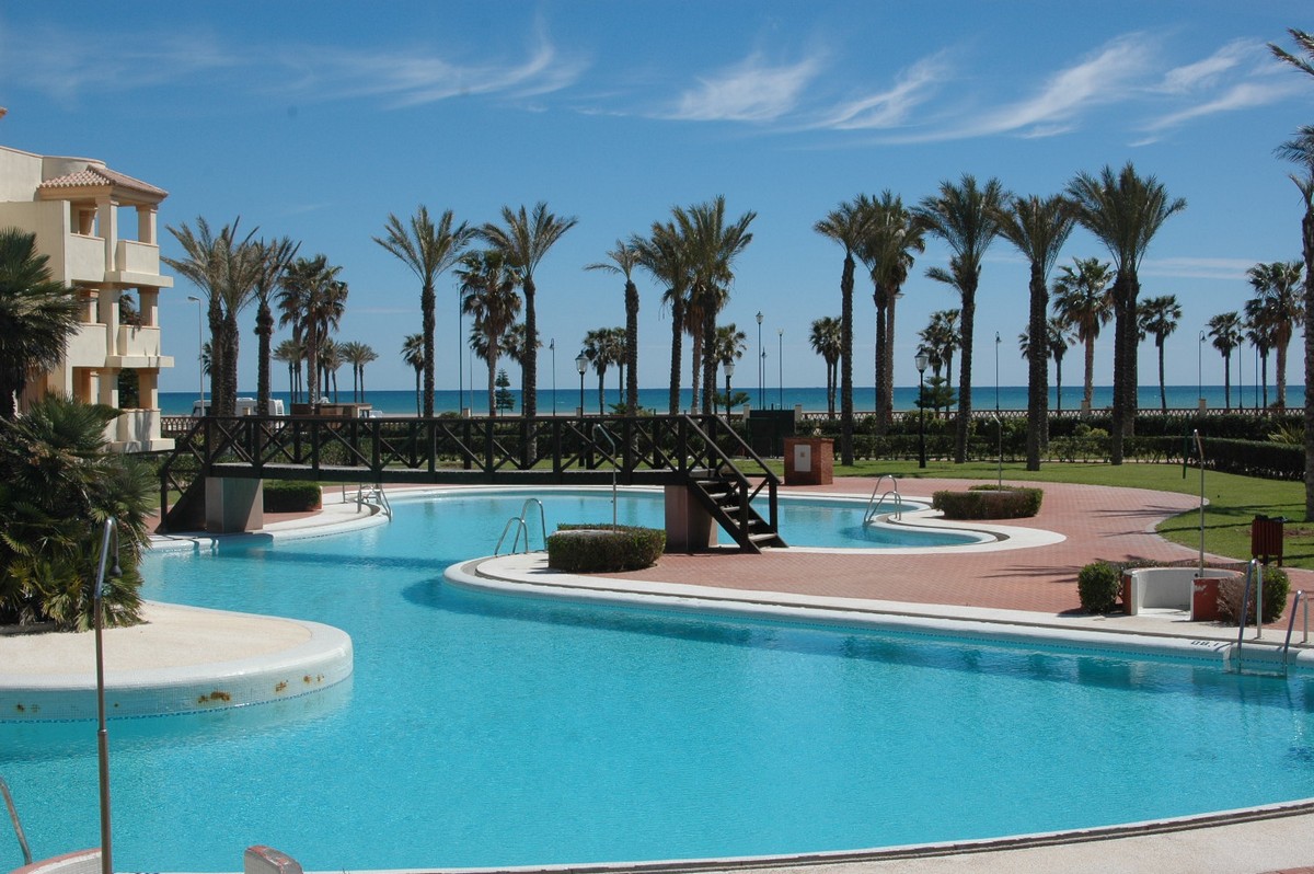 Atico, Complejo “Villa Romana”, 1ª Línea de playa, Urb. Playa Serena Sur