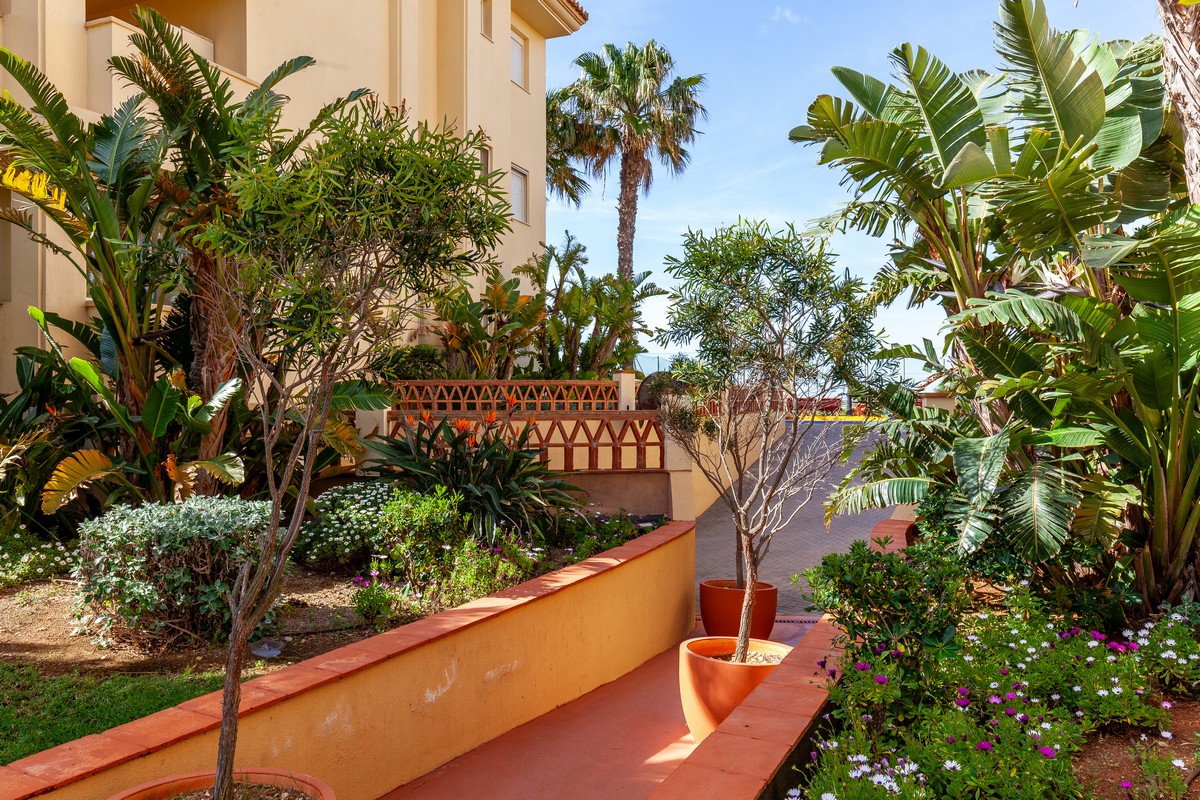 Atico, Complejo “Villa Romana”, 1ª Línea de playa, Urb. Playa Serena Sur