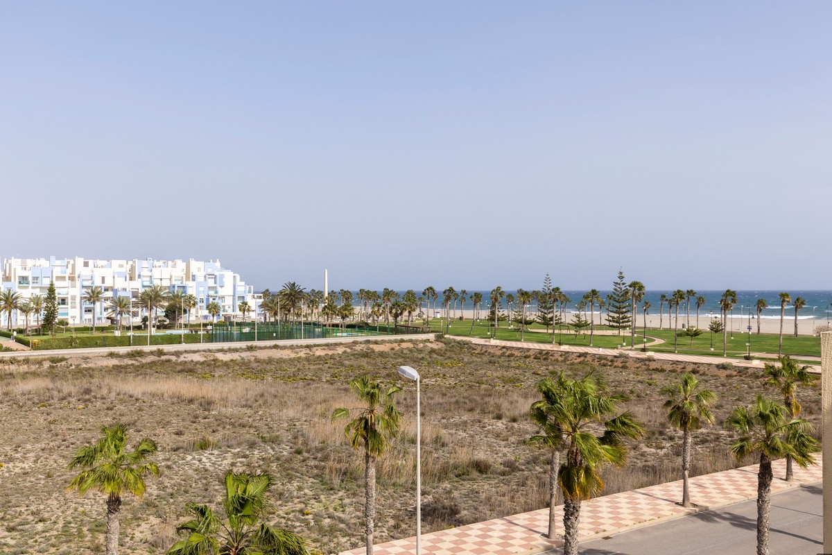 Atico, Complejo “Villa Romana”, 1ª Línea de playa, Urb. Playa Serena Sur
