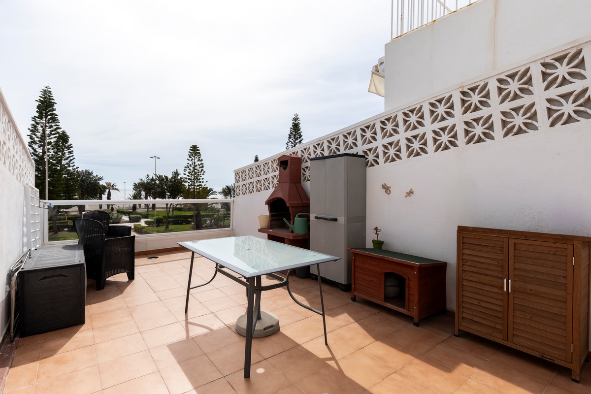Exclusive townhouse, Playa de la Bajadilla, Urb. Roquetas de Mar