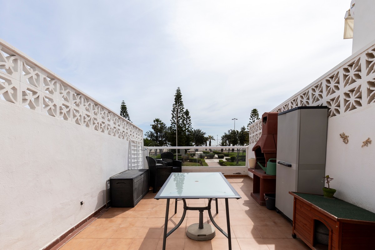 Exclusive townhouse, Playa de la Bajadilla, Urb. Roquetas de Mar