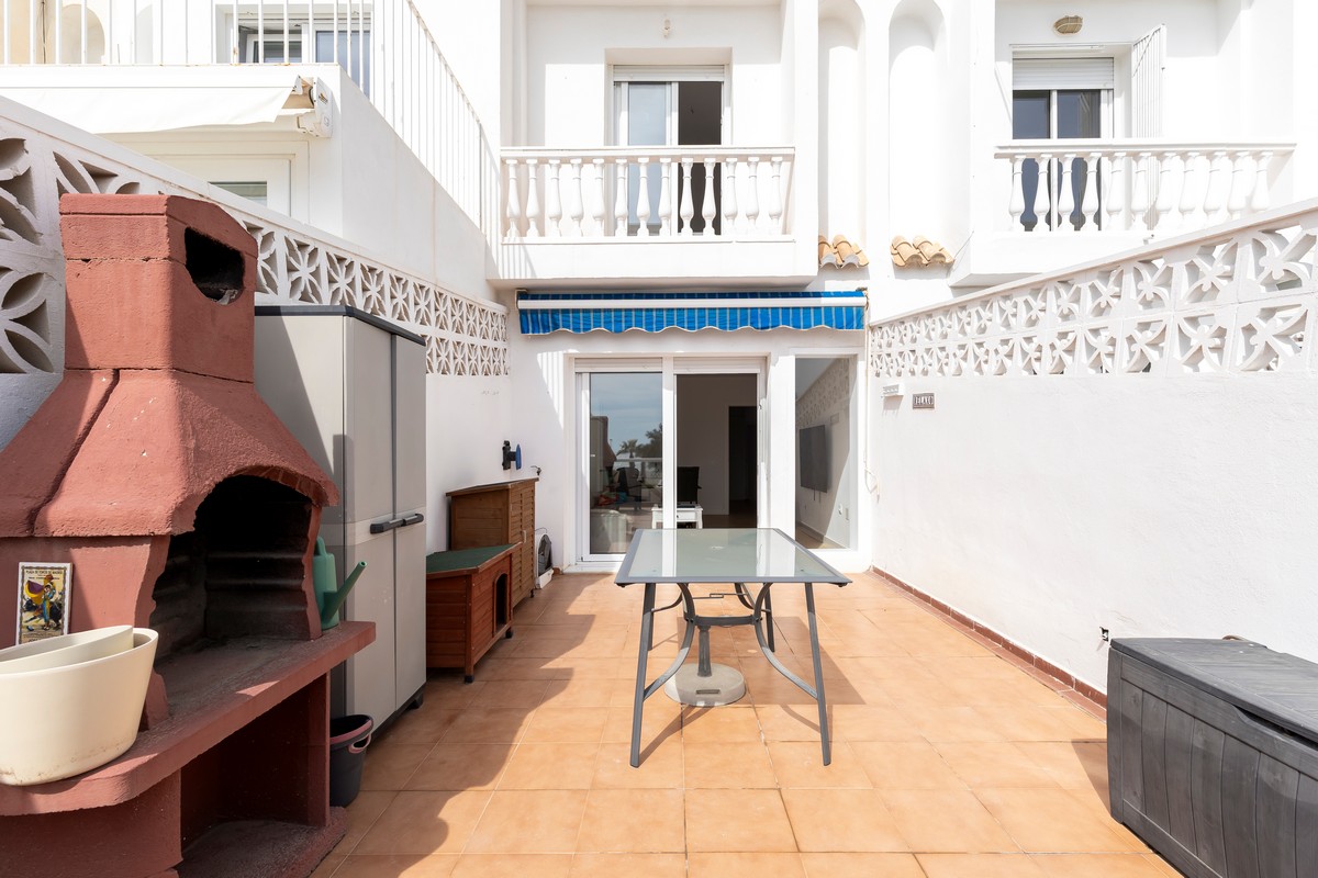 Exclusive townhouse, Playa de la Bajadilla, Urb. Roquetas de Mar