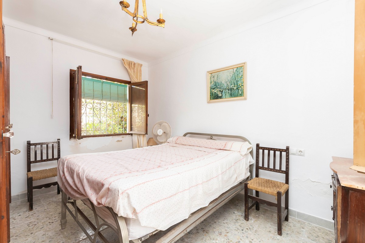 Villa con grande potenziale a Costacabana (Almería)