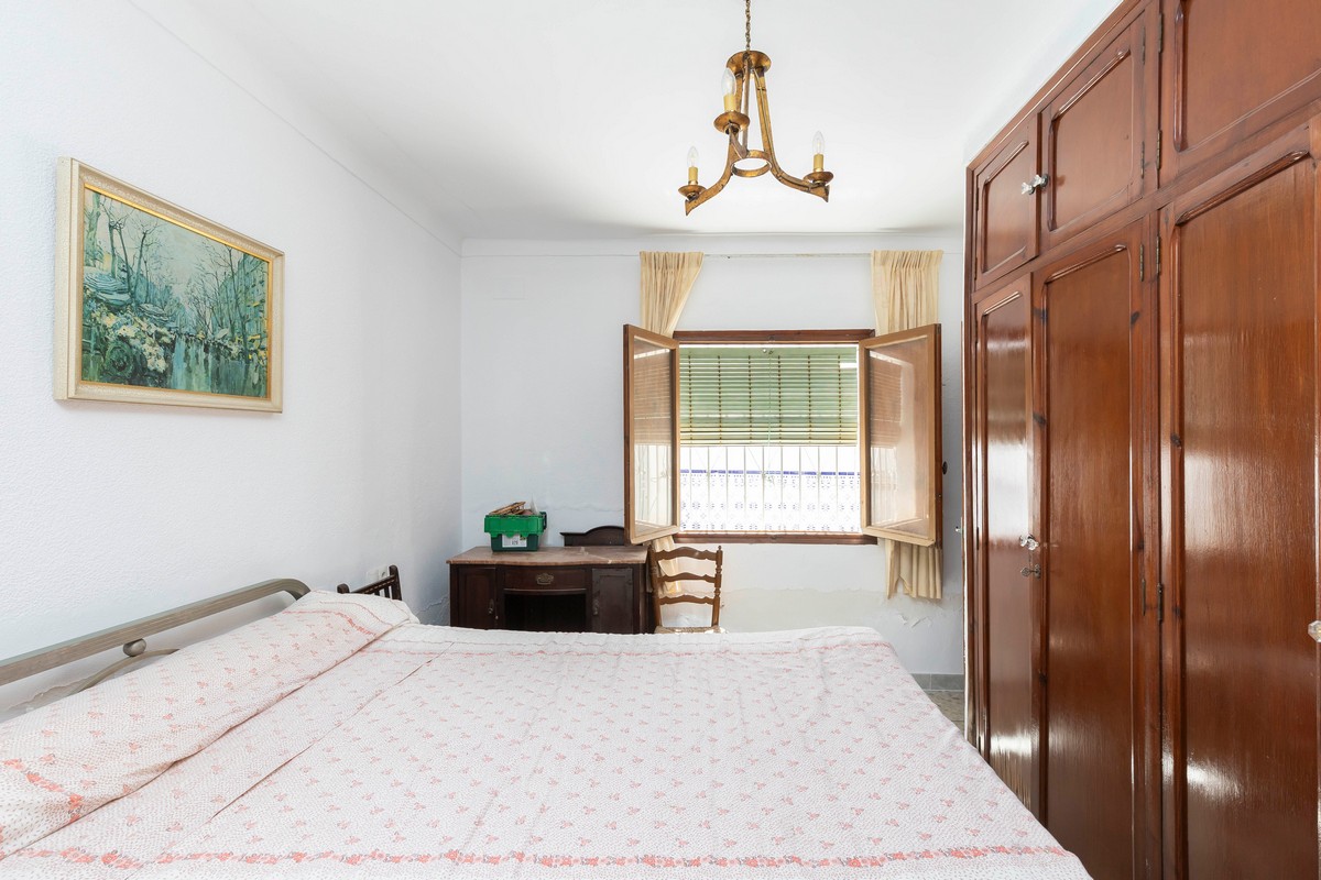 Villa con grande potenziale a Costacabana (Almería)