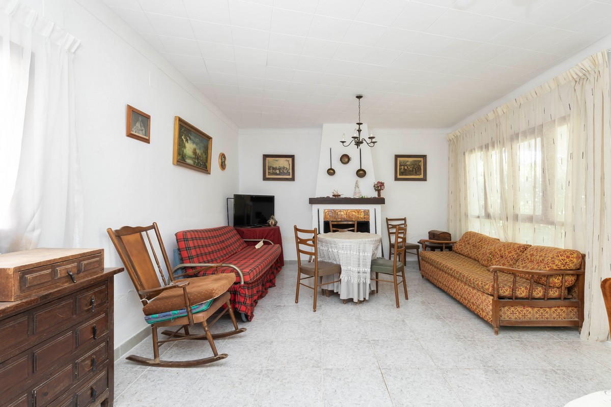 Villa con grande potenziale a Costacabana (Almería)