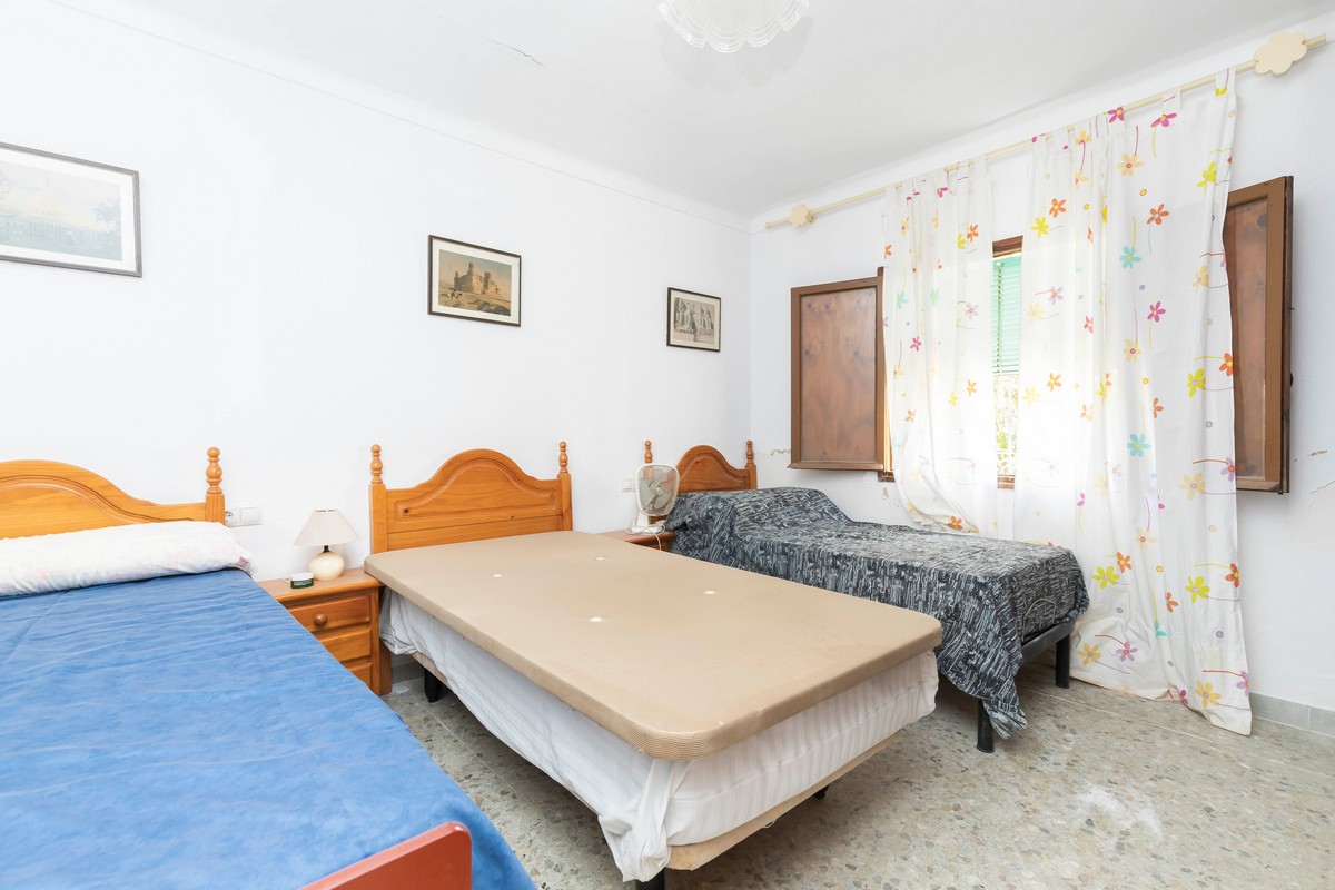 Villa con grande potenziale a Costacabana (Almería)