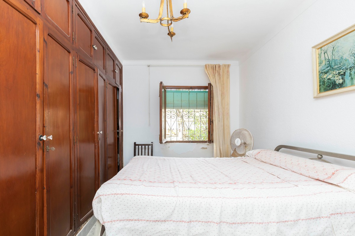 Villa con grande potenziale a Costacabana (Almería)