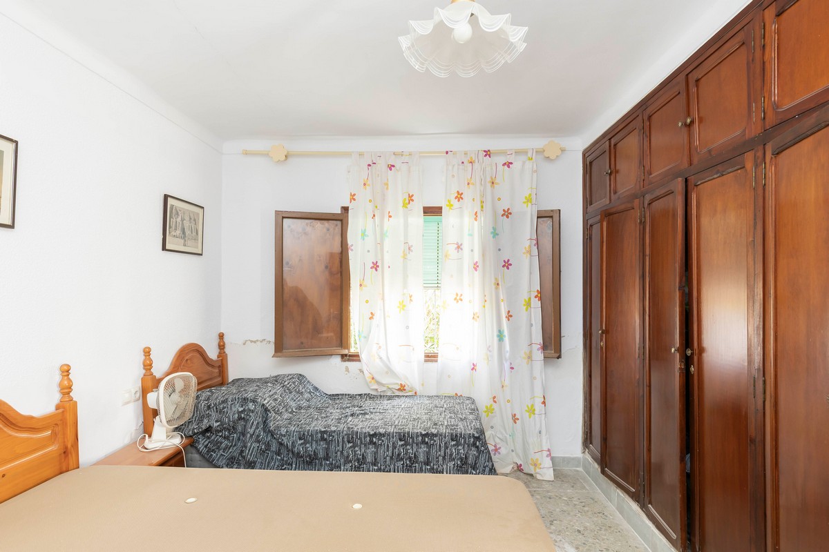 Villa con grande potenziale a Costacabana (Almería)
