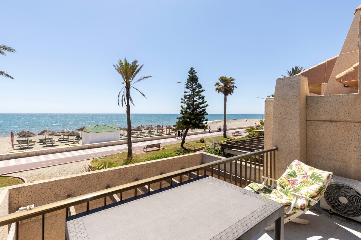 Espectacular apartamento en 1ª línea de playa, Complejo Las Bananas