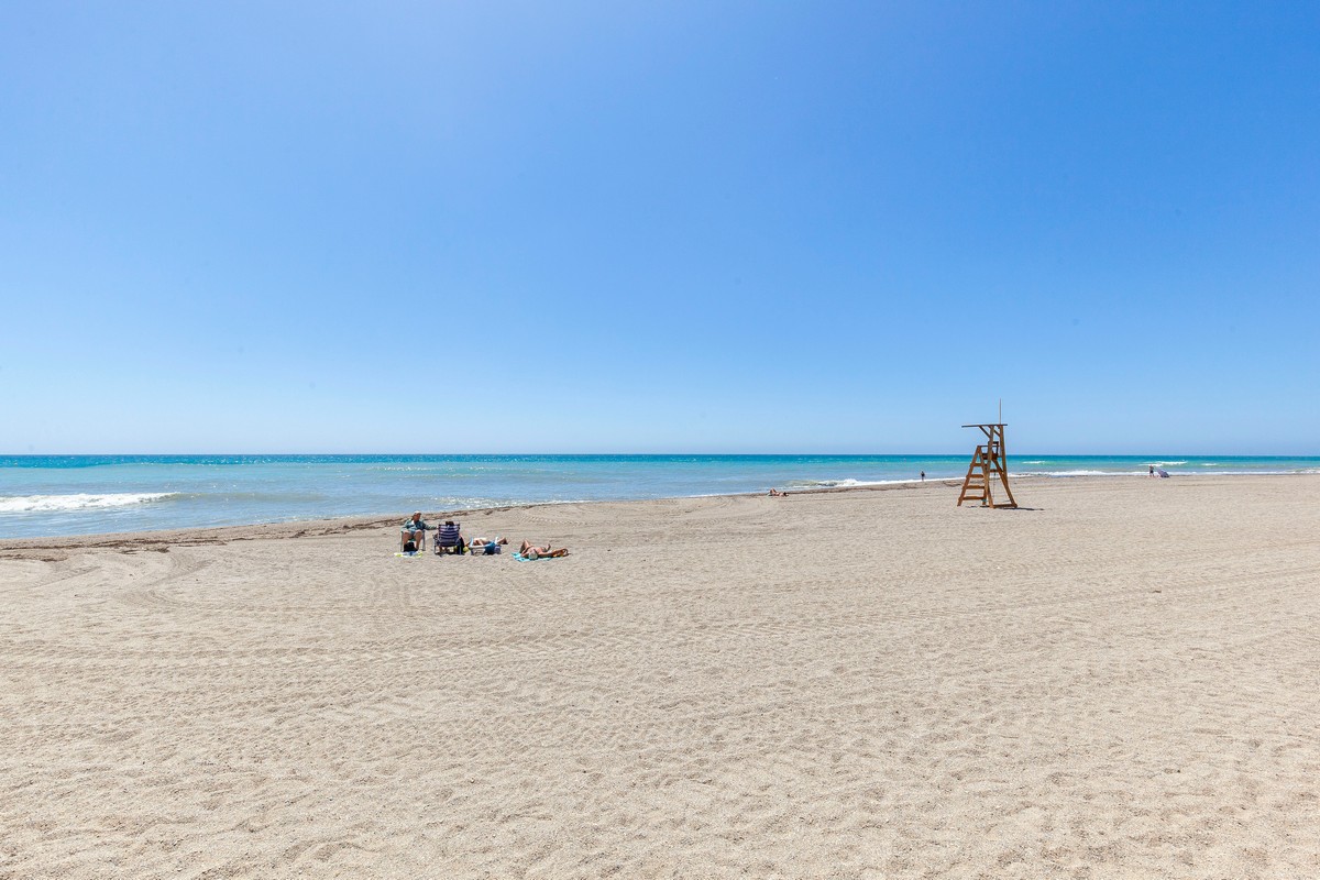 Espectacular apartamento en 1ª línea de playa, Complejo Las Bananas
