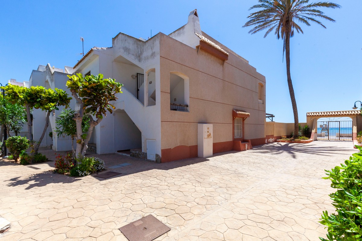 Espectacular apartamento en 1ª línea de playa, Complejo Las Bananas