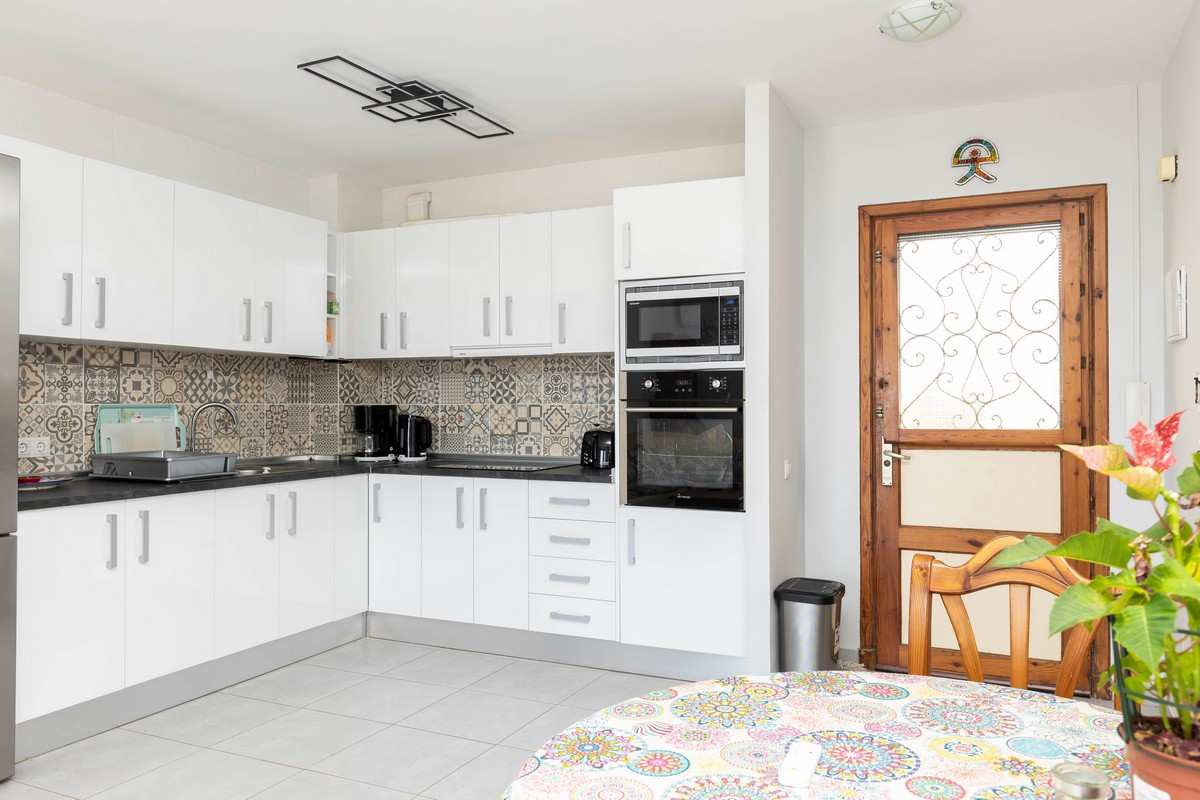 Espectacular apartamento en 1ª línea de playa, Complejo Las Bananas