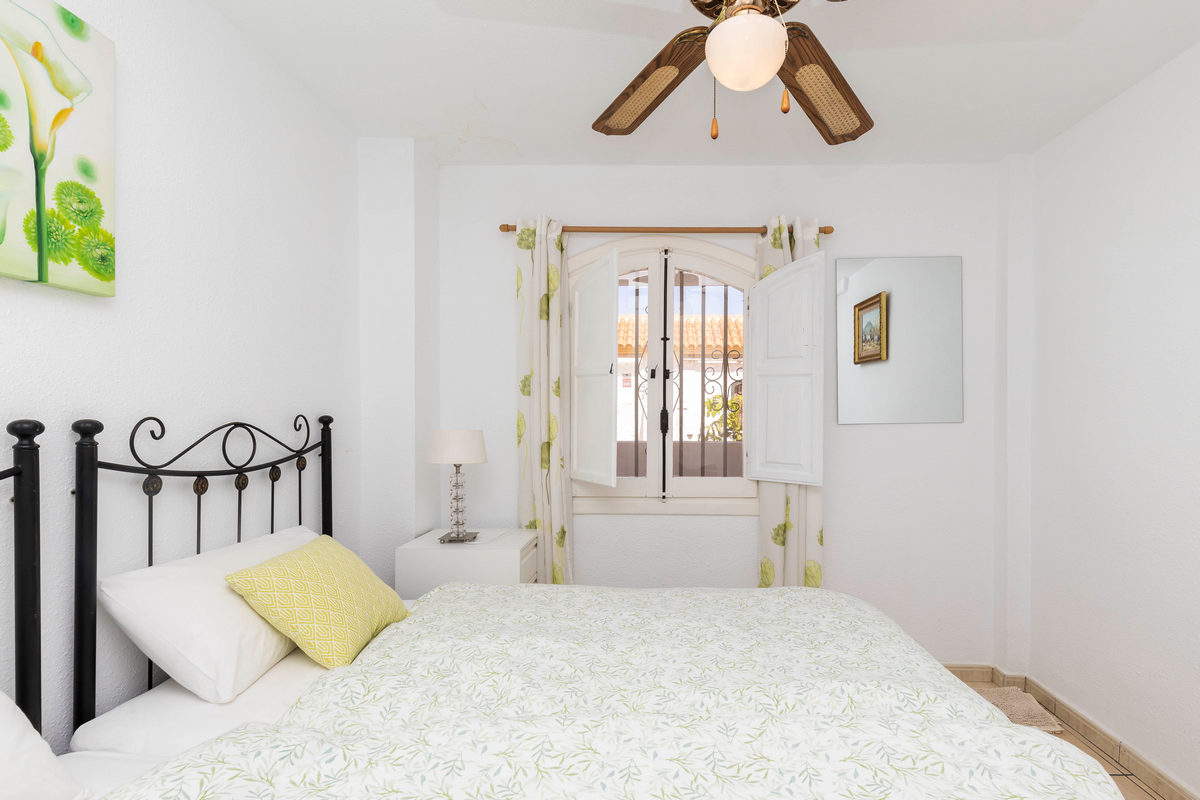 Soleggiato appartamento con 2 camere da letto nel complesso Pueblo Andaluz