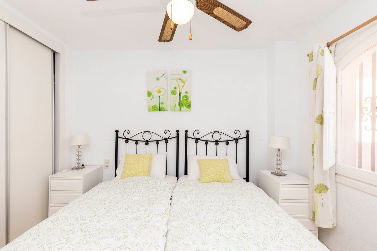 Soleggiato appartamento con 2 camere da letto nel complesso Pueblo Andaluz