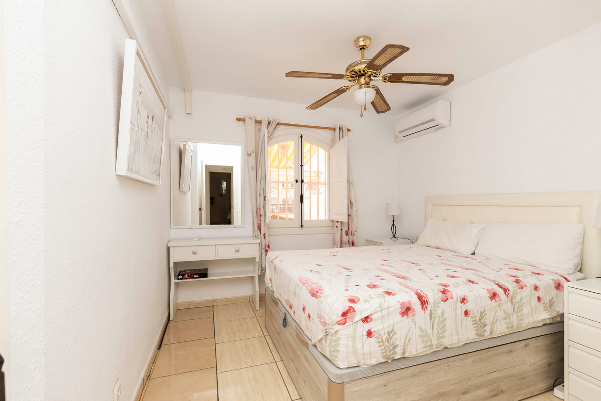 Soleggiato appartamento con 2 camere da letto nel complesso Pueblo Andaluz