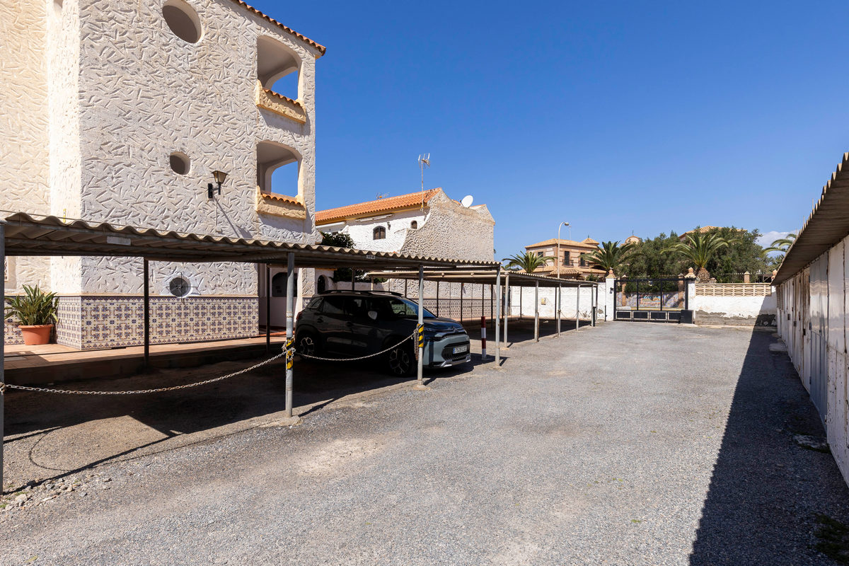 Soleggiato appartamento con 2 camere da letto nel complesso Pueblo Andaluz