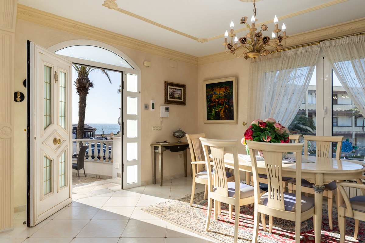 Spettacolare villa di 491 m² su un terreno di 1.480 m² - Ideale per due famiglie