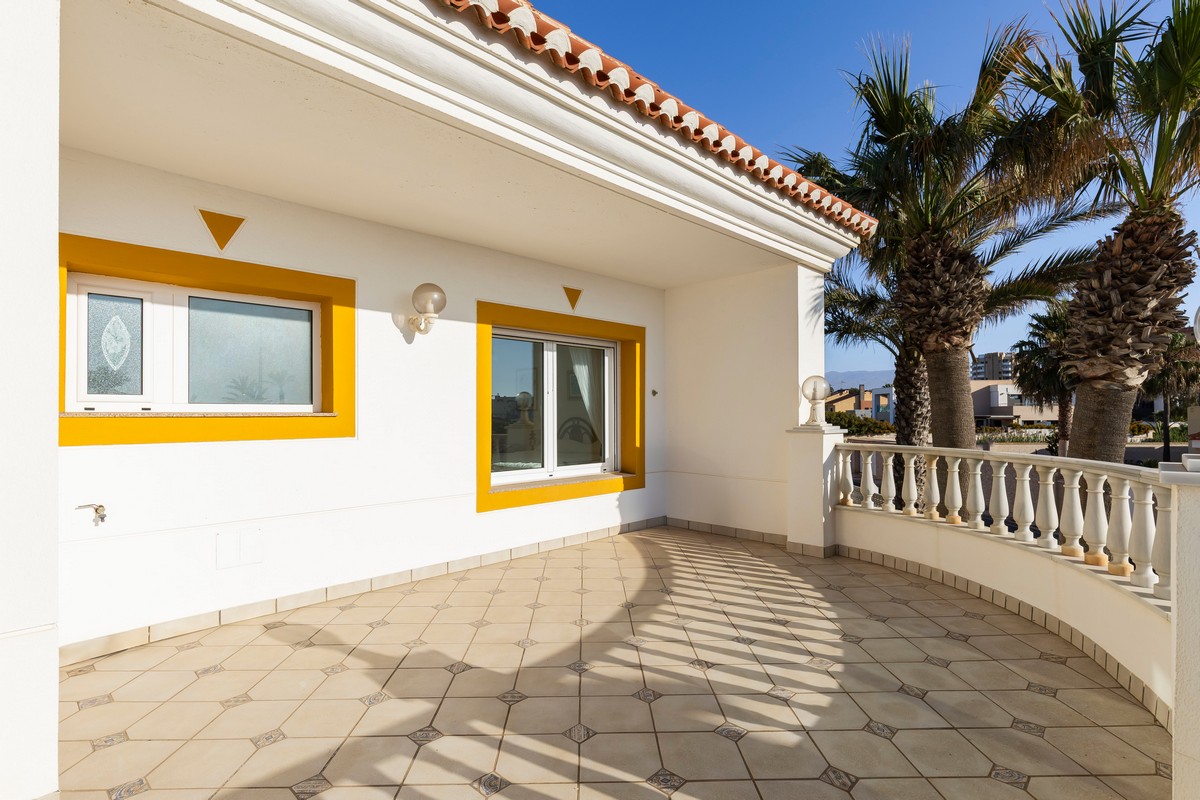 Spettacolare villa di 491 m² su un terreno di 1.480 m² - Ideale per due famiglie