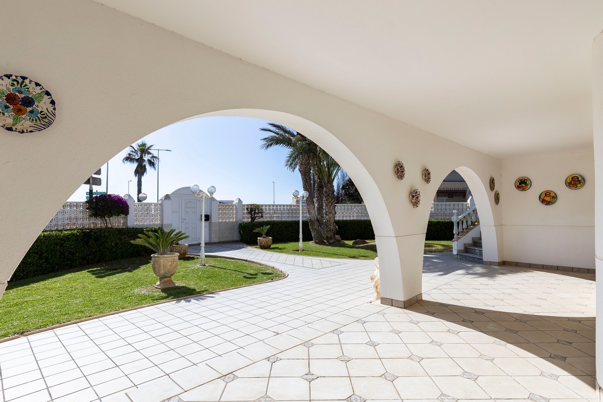 Spettacolare villa di 491 m² su un terreno di 1.480 m² - Ideale per due famiglie