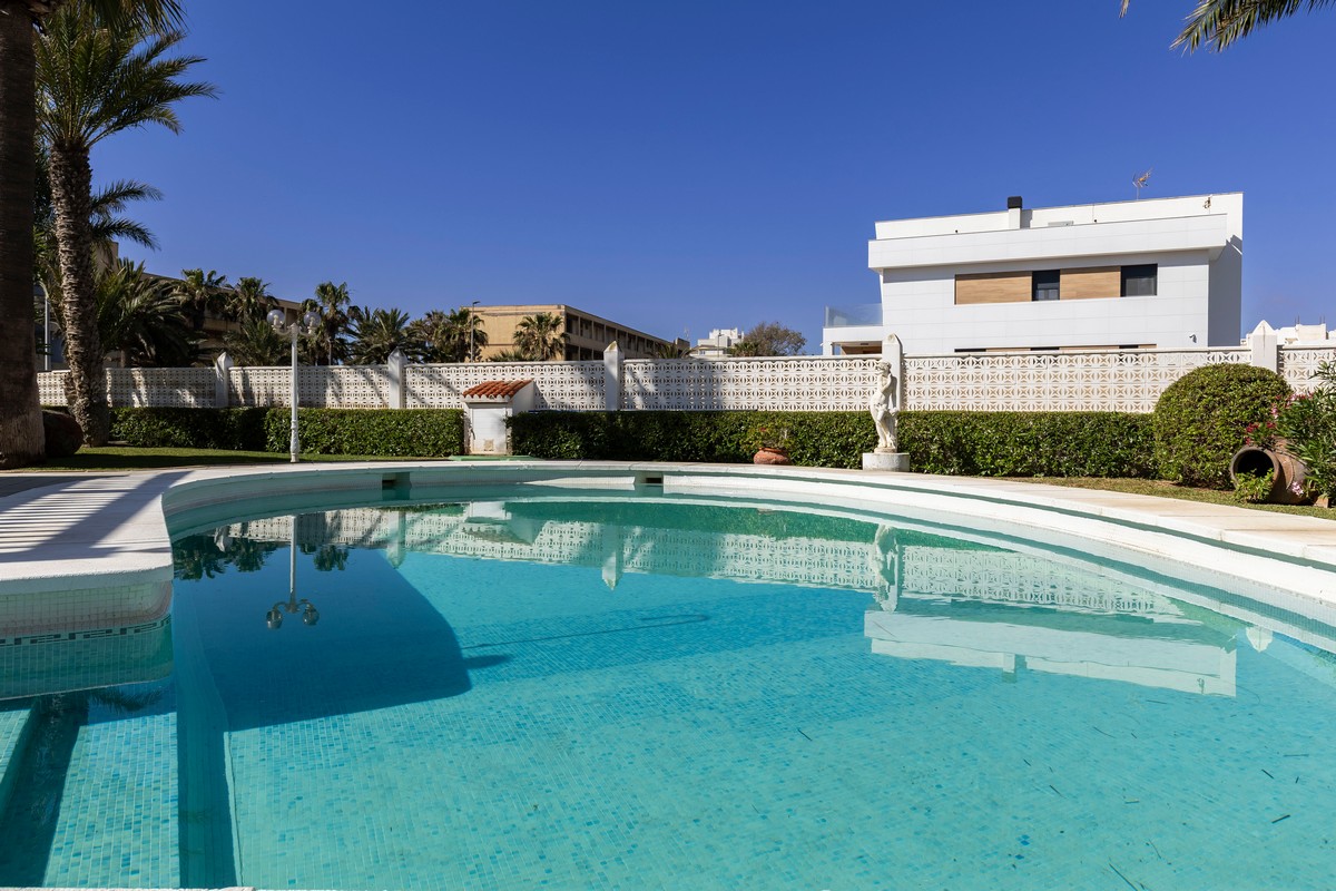 Spettacolare villa di 491 m² su un terreno di 1.480 m² - Ideale per due famiglie